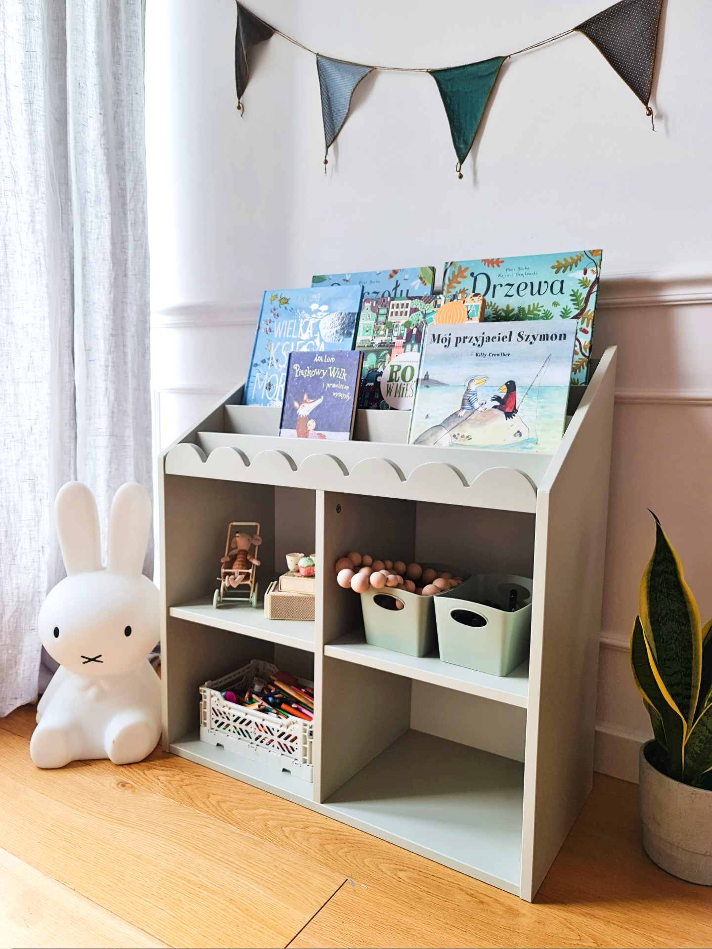 Wood Luck Design, Montessori Bookshelf Bookworm, 3 different colors